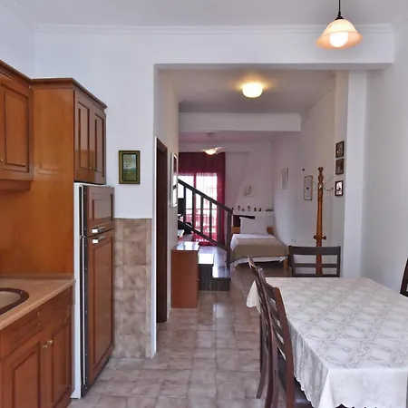 Artjan Apartment's N Potidaia *