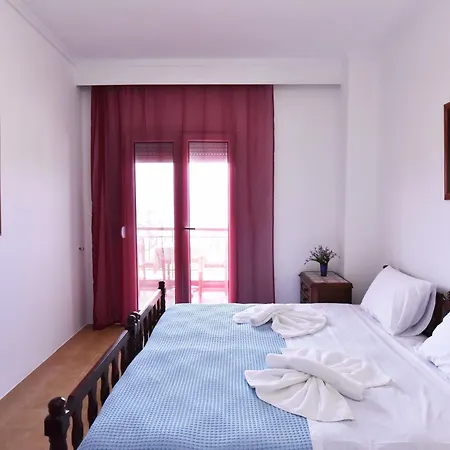 Artjan Apartment's N Potidaia