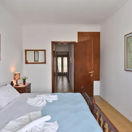 Artjan Apartment's N Potidaia